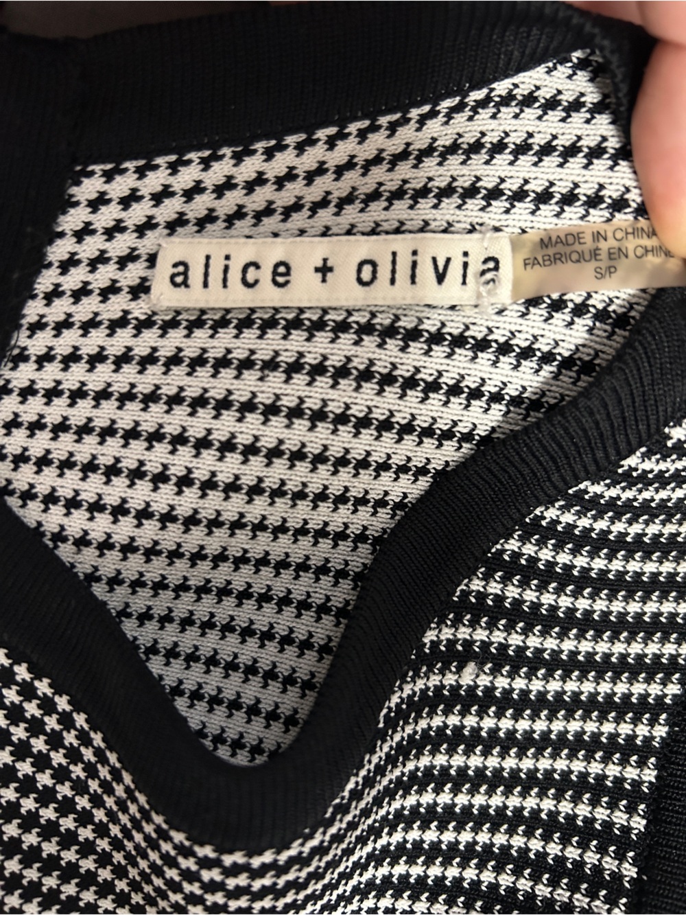 Alice + Olivia Black Kamilah Textured- Stitch  Dress Quiet Luxury Size Small - Picture 9 of 9